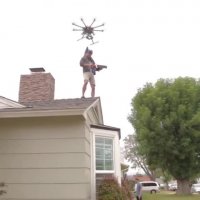 خلاقیت زچ کینگ - پرواز کردن به کمک ربات پرنده