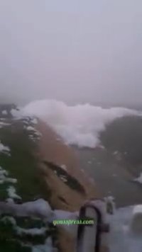 سقوط ابر از آسمان روی جاده!