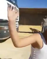 واژگونی تریلی گندم در سیرجان و حضور ملت همیشه در صحنه