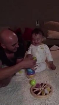 بچه ی خوش خنده