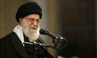رهبر انقلاب : دشمن در فضای مجازی در حال ترساندن شماست