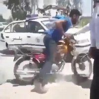 درگیری علی اسدی با قمه با پلیس راهنمایی و رانندگی