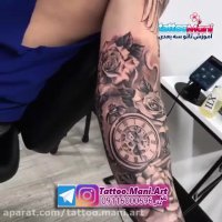 تتو ساعت و گل روی ساعد دست