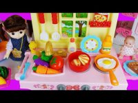 بازی آشپزی عروسک و نی نی کوچولو : شستن ظرف ها و پختن خوراک سبزیجات