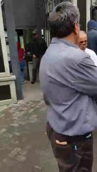 تجمع اعتراضی مالباختگام موسسه اعتباری آرمان 23 فروردین ماه 1396 جلوی بانک مرکزی (ویدیو چهارم)