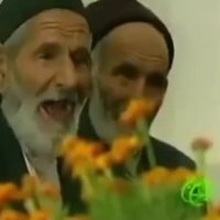 مردی 90 ساله با هنجره ای طلایی