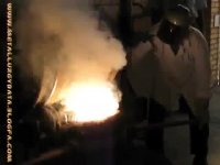 آلیاژ سازی و نشکن کردن چدن با فرو سیلیکو منیزیم.flv