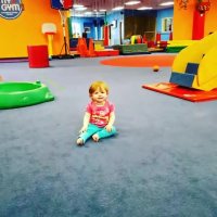 رقص بامزه "دختربچه یک ساله"