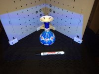 اسکن سه بعدی کوزه مینا کاری شده با تکستر آن.