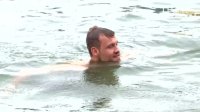 'It's freezing!' | Liverpool FC players jump into in German lake after training
