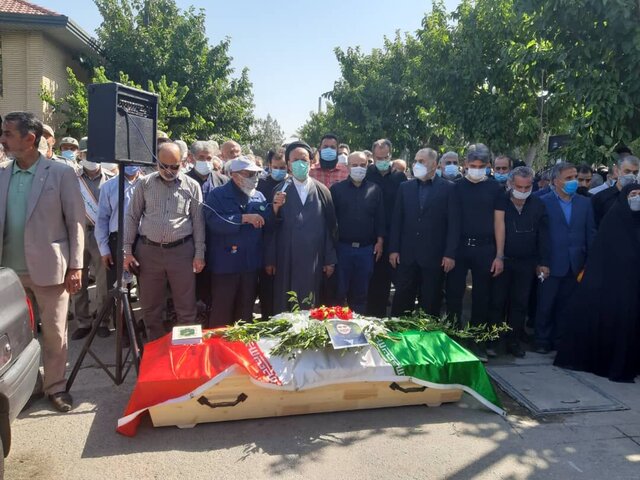 تشییع پیکر دو خبرنگار حادثه واژگونی اتوبوس