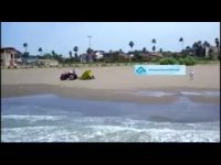 دستگاهی که ساحل دریا را جارو می کند