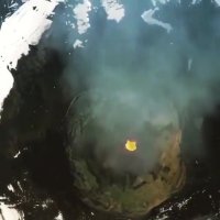 پرواز روی دهانه آتشفشان