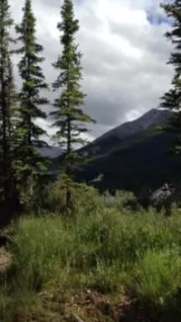 قایقی که با پرش خود رنگین کمان ایجاد کرد