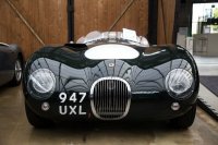 رژه خودروهای قدیمی در خیابان شانزه لیزه پاریس