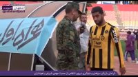 ناراحتی بازیکن سپاهان و جلوگیری نیروی انتظامی از صحبت مهدی شریفی با هواداران