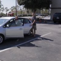 خلاقیت زچ کینگ - پردین تو ماشین با در بسته