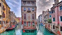گردشی با قایق در " ونیز "