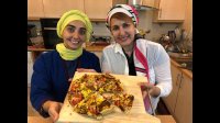 پیتزا مخلوط معطر و خوشمزه با فاطمه گودرزی و عروسش