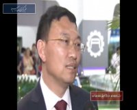 اتوبوسی که از روی خودروها عبور می‌کند