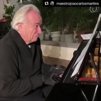 پیانونوازی استاد 80 ساله پس از 20 سال ناتوانی