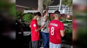 صف هواداران الاهلی برای سلفی با علی کریمی