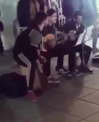 برخورد شدید و قابل تامل با هنرمندان موسیقی خیابانی در رشت