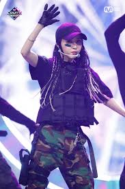 اجرای مونبیول با آهنگ اکلیپس