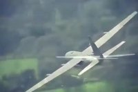 هواپیمای C130 در یک پرواز ارتفاع پایین زیبا