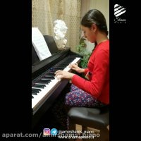 اجرای آهنگ قوبانین آغ آلماسی