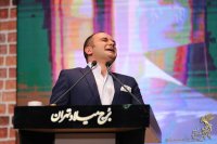 "احسان کرمی" بلاخره به مراسم رسید