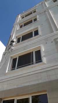 پیچ کردن سنگهای نما بدون داربست