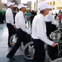 نیایش خادمینی که همپای زائرین امام مهربانی‌ها هستند