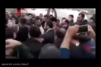 بوسه یکی از زنان زلزله زده برعبای رهبر انقلاب