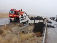 واژگونی تریلی در جاده سرخه