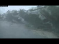 طوفان سهمگین متیو در فلوریدا اندکی از نا افتاد اما همچنان تهدید می کند