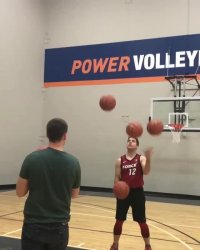 حرکات نمایشی با توپ بسکتبال