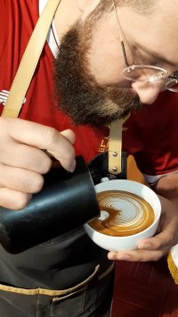 آموزش باریستا مدیریت کافی شاپ لاته آرت و قهوه های دمی