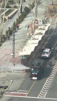 اون خانمه هم کاملا ضدعفونی شد!