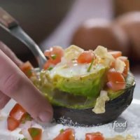 "نیمرو" داخل آووکادو