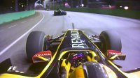 Robert Kubica Slices Through The Traffic | 2010 Singapore Grand Prix
