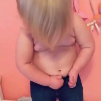 پسر بچه ی تپل