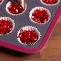 دسر انار و شکلات برای شب یلدا