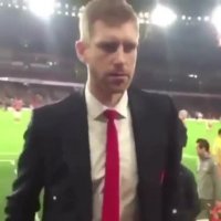 آدم با چنگال سوپ بخوره ولی اینطوری ضایع نشه