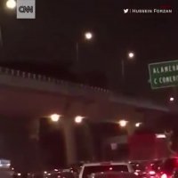 تکان شدید تیرهای چراغ برق در زمان زلزله مکزیک