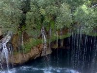 آبشار آب ملخ