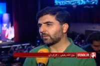 اهدای تندیس بهترین بازیگر مرد به پرویز پرستویی