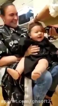 بچه خوش خنده تو سلمونی