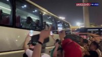 بدرقه قهرمانانه تیم ملی الجزایر بعد از برد مقابل ایران
