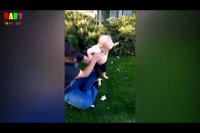 واکنش خنده دار بچه ها به چمن